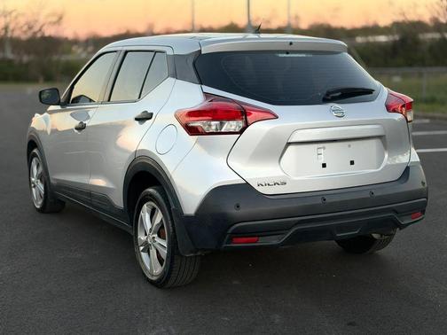 2020 Nissan Kicks S