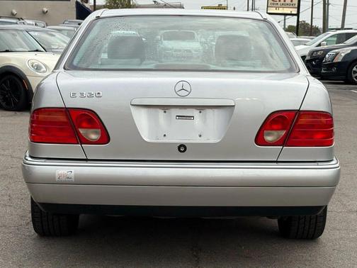 1999 Mercedes-Benz E-Class E 320 Sedan 4D