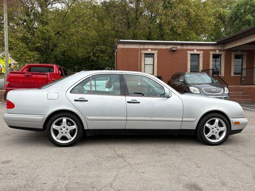 1999 Mercedes-Benz E-Class E 320 Sedan 4D