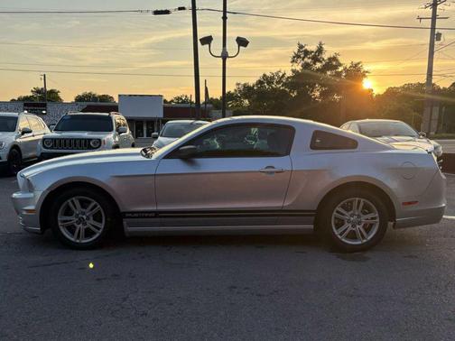 2014 Ford Mustang V6