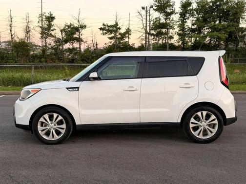 Clear White 2015 Kia Soul +