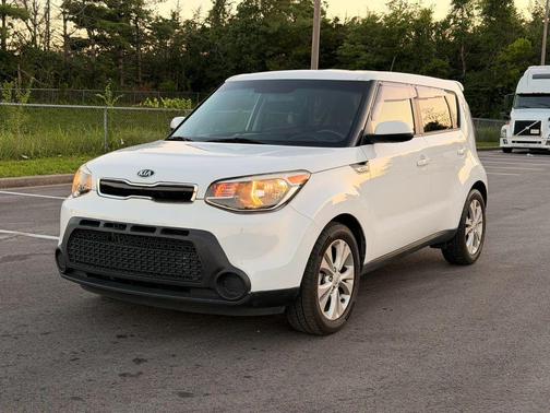 Clear White 2015 Kia Soul +