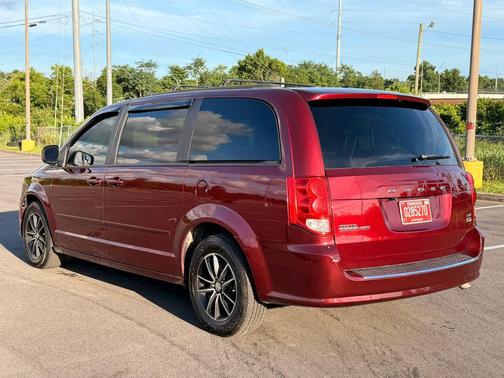 Octane Red Pearlcoat 2017 Dodge Grand Caravan GT