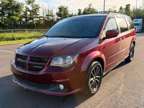 Octane Red Pearlcoat 2017 Dodge Grand Caravan GT