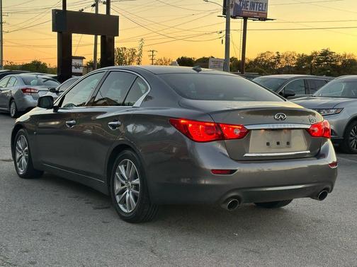 2015 INFINITI Q50 Premium