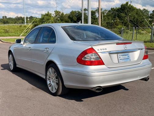 Silver 2007 Mercedes-Benz E-Class E 550 Sedan 4D