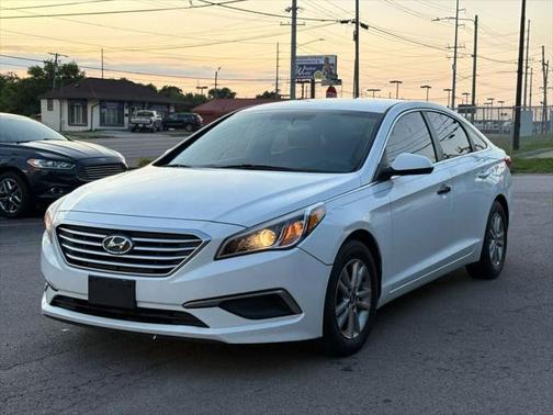 2017 Hyundai SONATA SE