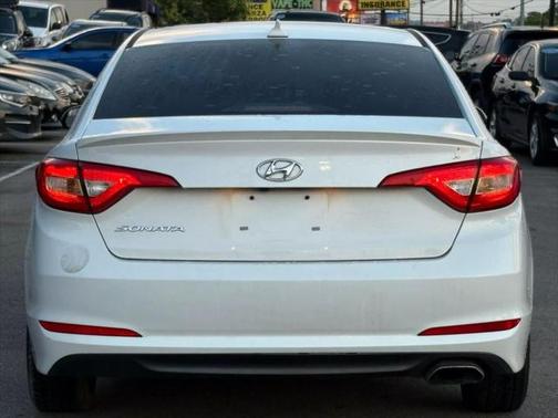2017 Hyundai SONATA SE