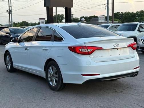2017 Hyundai SONATA SE