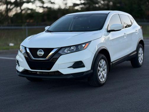 Glacier White 2020 Nissan Rogue Sport S