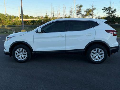 Glacier White 2020 Nissan Rogue Sport S