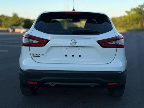 Glacier White 2020 Nissan Rogue Sport S