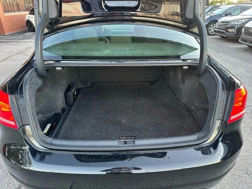2014 Volkswagen Passat 1.8T Auto SE w/Sunroof & Nav