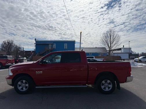 2019 RAM 1500 SLT