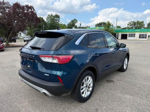 Dark Persian Green Metallic 2020 Ford Escape SE
