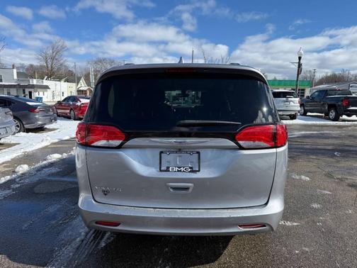 2020 Chrysler Voyager LXI