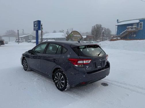 2017 Subaru Impreza 2.0i