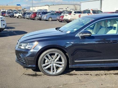 Photo 2 of 30 of 2017 Volkswagen Passat 1.8T R-Line
