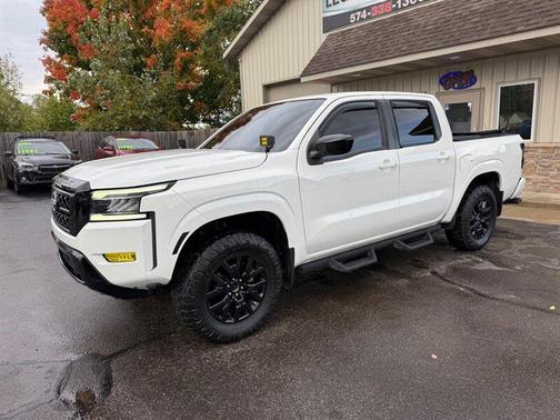 2023 Nissan Frontier SV