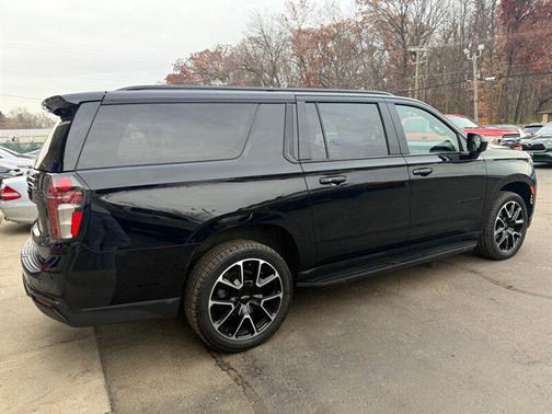 2021 Chevrolet Suburban RST