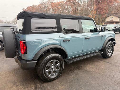 2022 Ford Bronco BASE