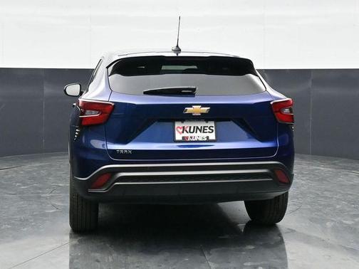 Blue Glow Metallic 2024 Chevrolet Trax LS