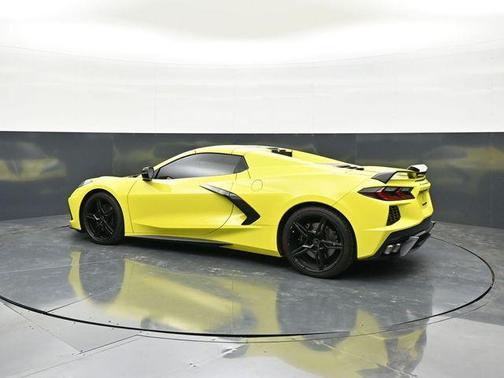 Accelerate Yellow Metallic 2022 Chevrolet Corvette Stingray w/3LT