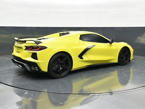 Accelerate Yellow Metallic 2022 Chevrolet Corvette Stingray w/3LT