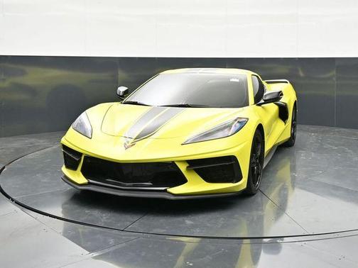 Accelerate Yellow Metallic 2022 Chevrolet Corvette Stingray w/3LT