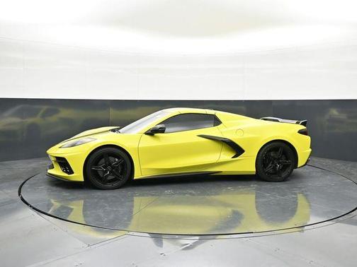 Accelerate Yellow Metallic 2022 Chevrolet Corvette Stingray w/3LT