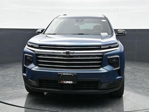 Lakeshore Blue Metallic 2026 Chevrolet Traverse LT