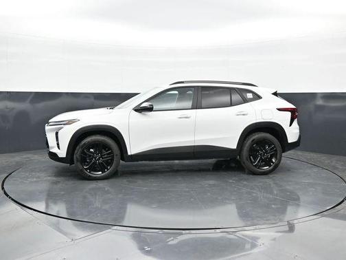 Summit White 2026 Chevrolet Trax ACTIV