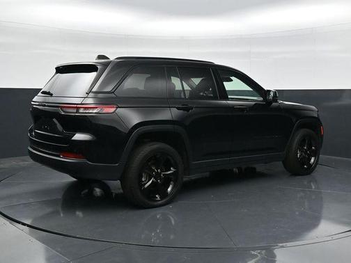 Diamond Black 2023 Jeep Grand Cherokee Limited
