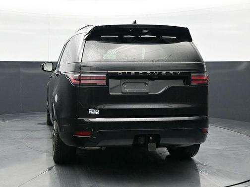 Santorini Black 2024 Land Rover Discovery P360 Dynamic SE