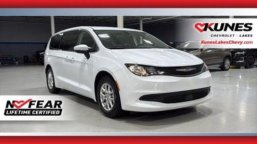 2022 Chrysler Voyager LX