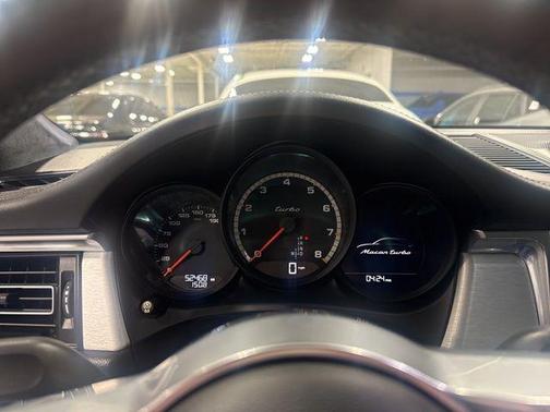 2020 Porsche Macan Turbo