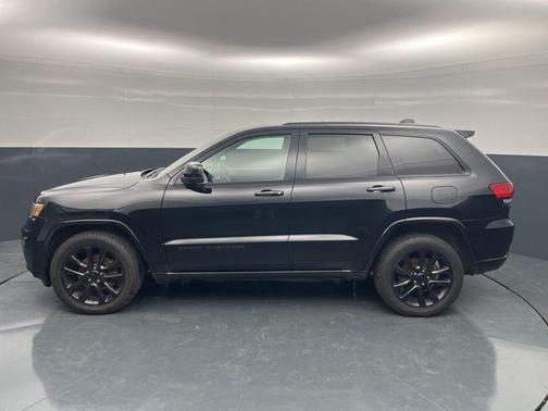 Diamond Black 2017 Jeep Grand Cherokee Altitude