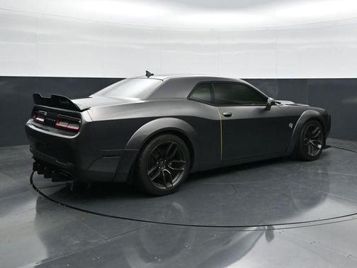 Granite Crystal Clearcoat Metallic 2018 Dodge Challenger SRT Hellcat