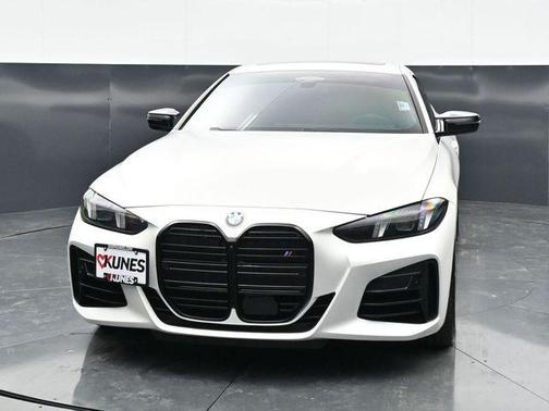 Mineral White Metallic 2025 BMW M440 i xDrive