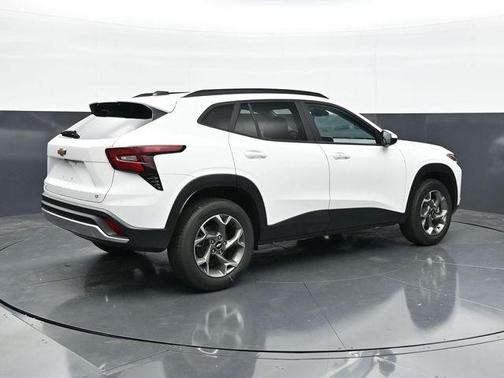Summit White 2026 Chevrolet Trax LT