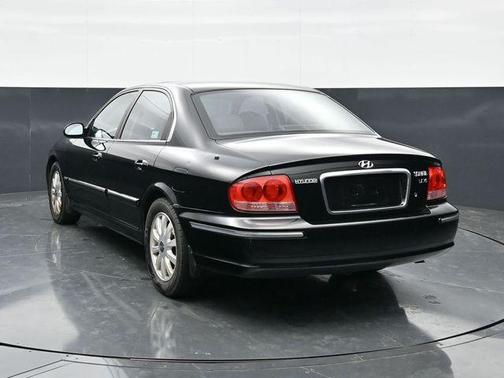 Black 2002 Hyundai SONATA