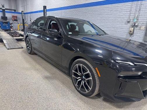 2023 BMW 760 760i xDrive
