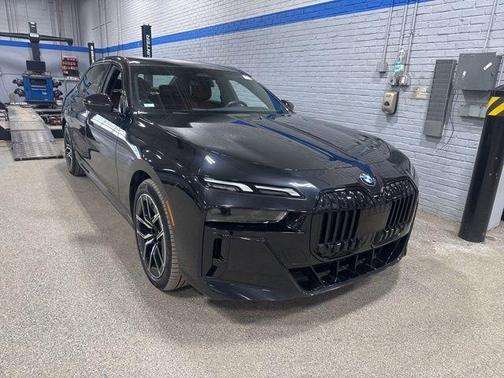 2023 BMW 760 760i xDrive