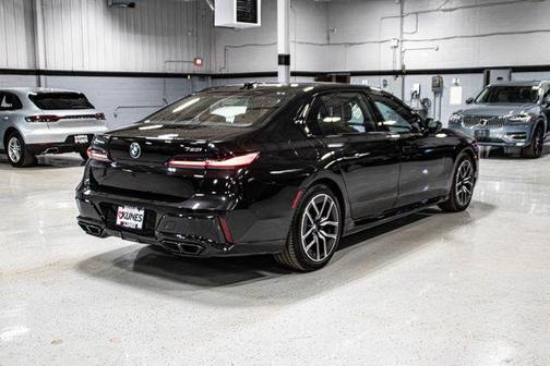 2023 BMW 760 760i xDrive