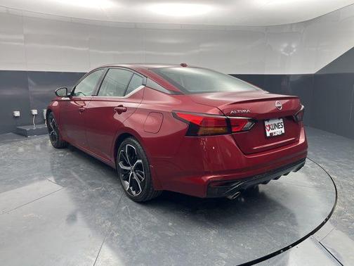 Scarlet Ember 2025 Nissan Altima SR