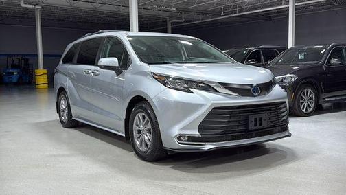 2022 Toyota Sienna XLE
