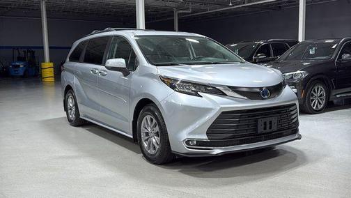 2022 Toyota Sienna XLE