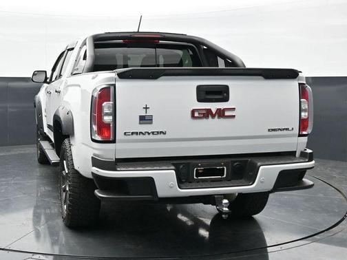 Summit White 2019 GMC Canyon Denali