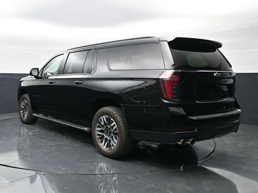 Black 2025 Chevrolet Suburban Z71
