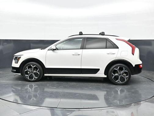 Snow White Pearl 2023 Kia Niro EX Touring